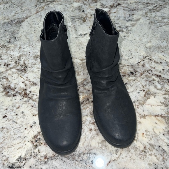 Cliffs by White Mountain Black Matte Terry Heeled Wedge Bootie Size 9.5M - Picture 12 of 12